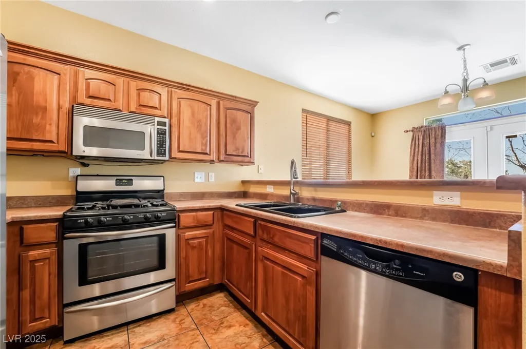 5197 Caprock Canyon, Las Vegas, NV 89139