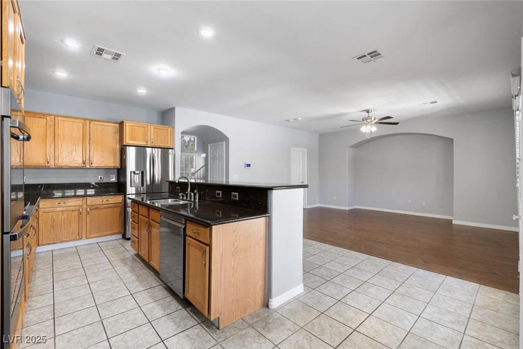 4832 Pounding Surf, Las Vegas, NV 89131