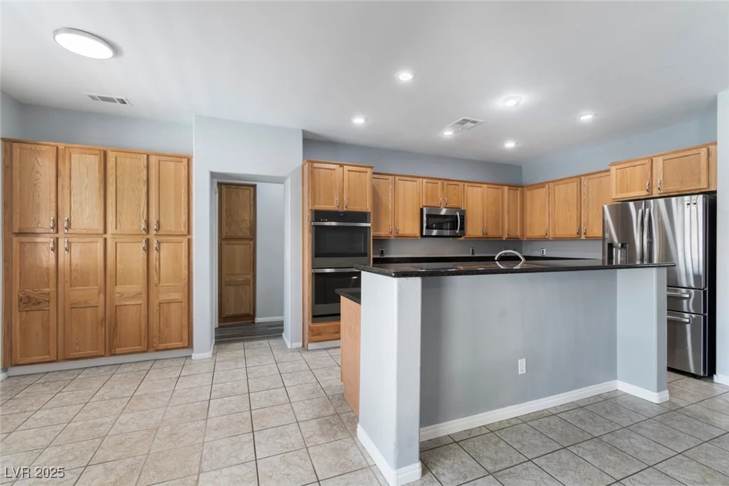 4832 Pounding Surf, Las Vegas, NV 89131