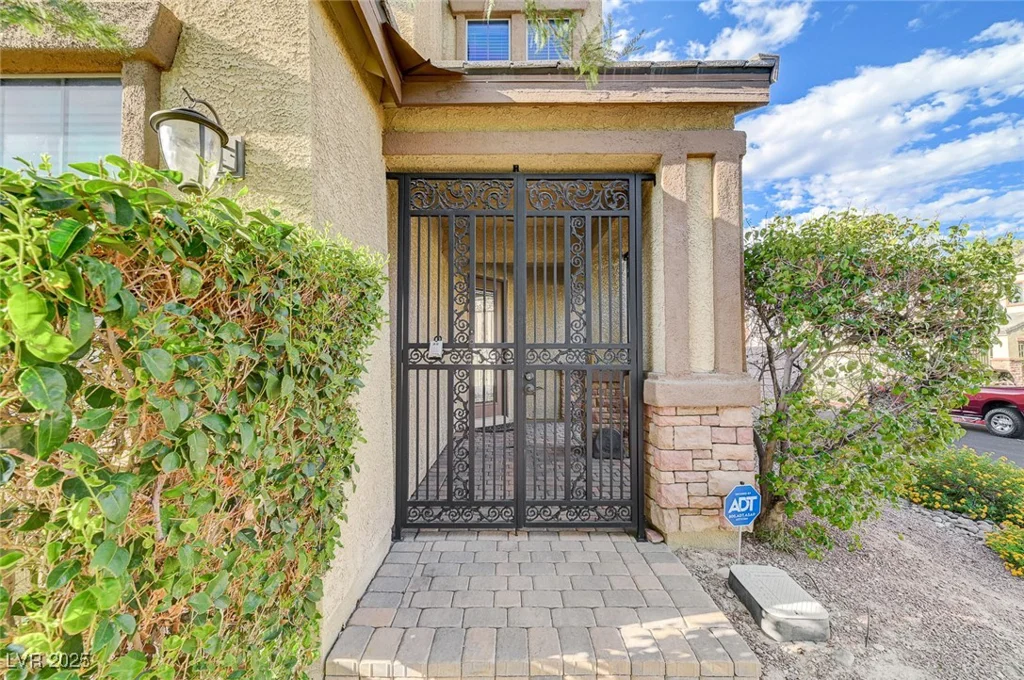 8108 Walnut Roast, Las Vegas, NV 89131