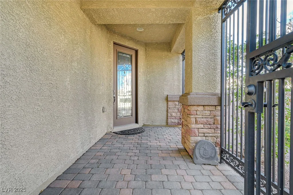 8108 Walnut Roast, Las Vegas, NV 89131