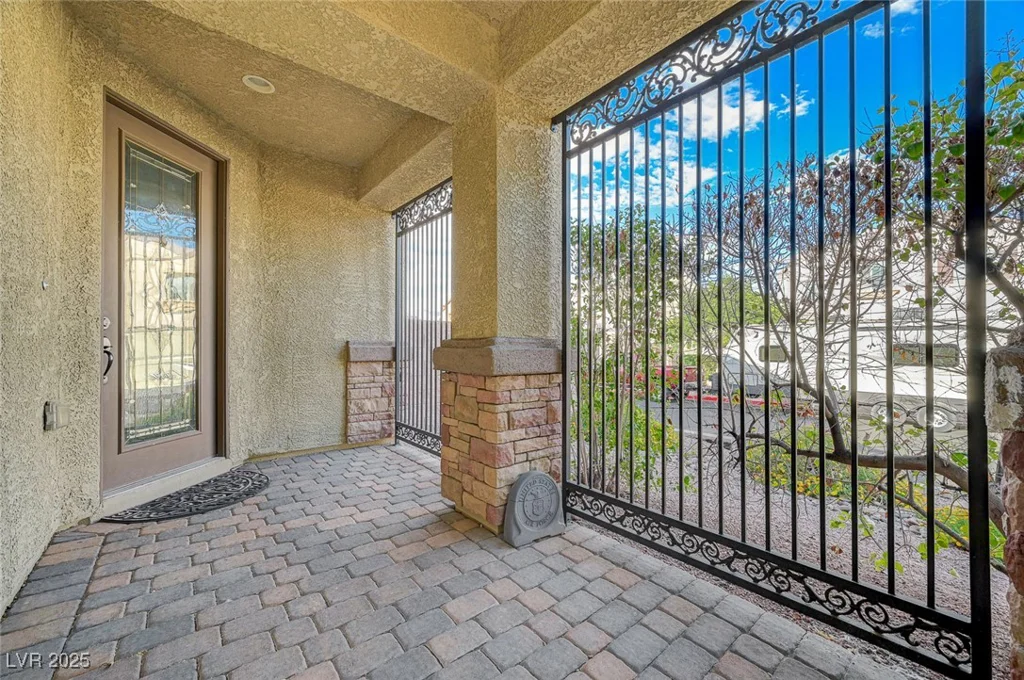 8108 Walnut Roast, Las Vegas, NV 89131