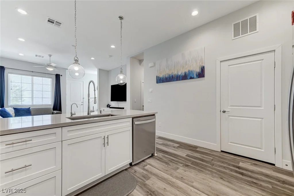 6430 Spring Jog, Las Vegas, NV 89166