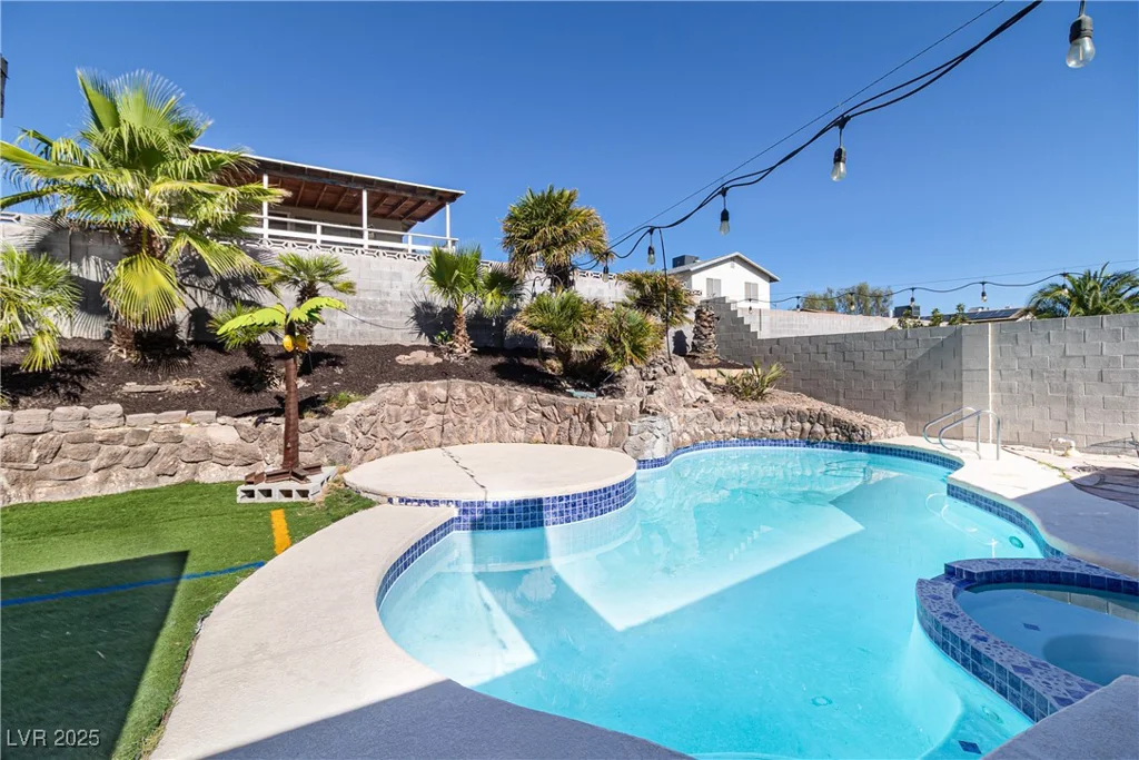 736 Scottsdale, Henderson, NV 89002