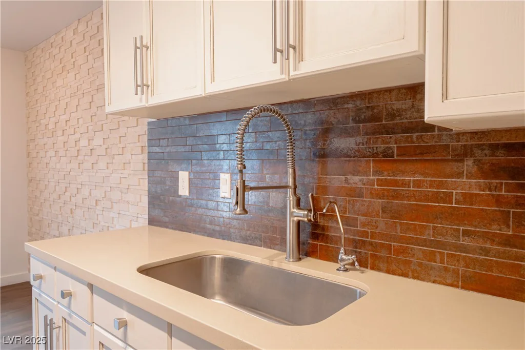 5330 Charleston, Las Vegas, NV 89142