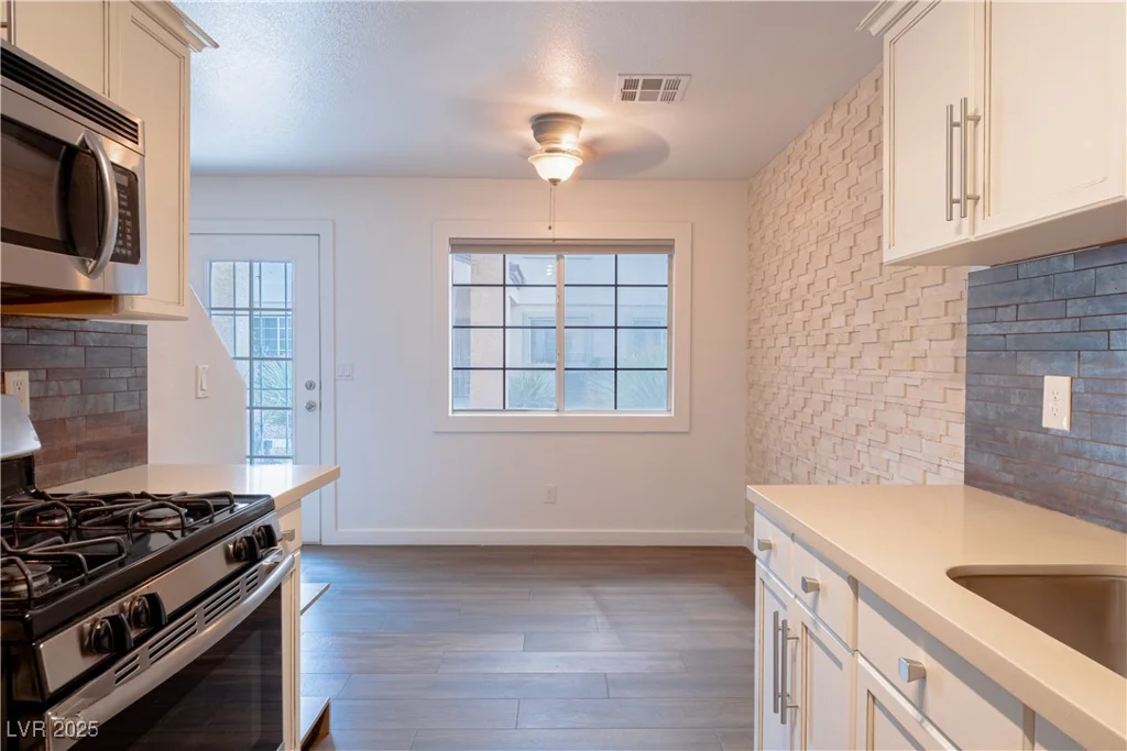 5330 Charleston, Las Vegas, NV 89142