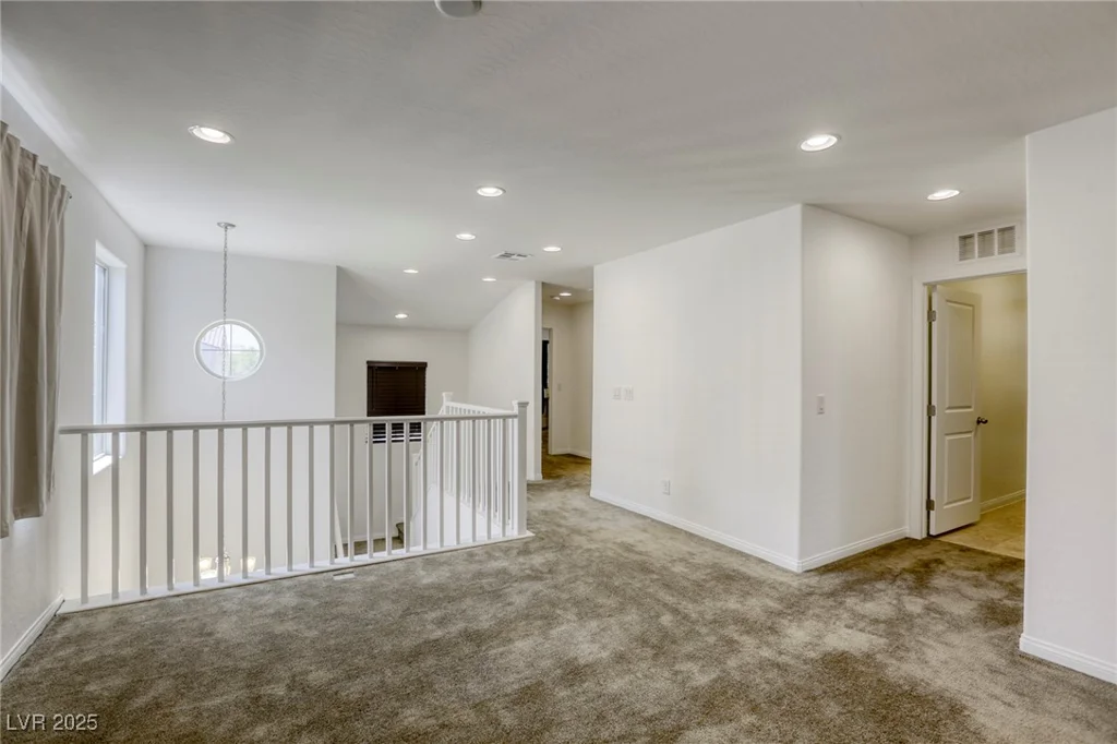 8922 Drew Valley, Las Vegas, NV 89148