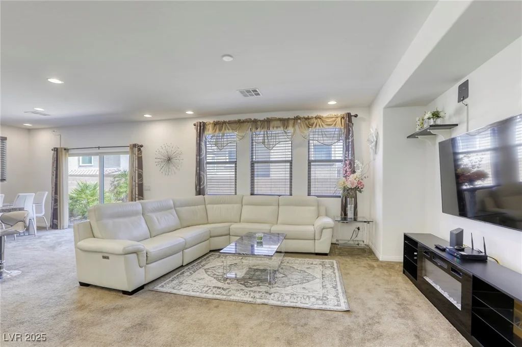 8922 Drew Valley, Las Vegas, NV 89148