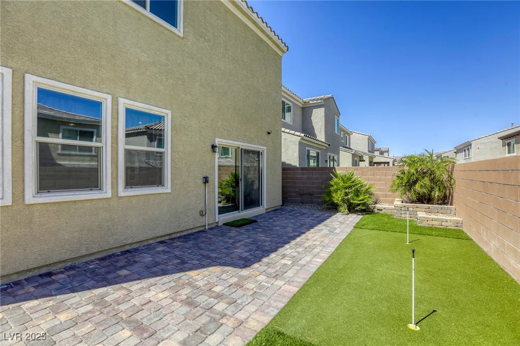 8922 Drew Valley, Las Vegas, NV 89148