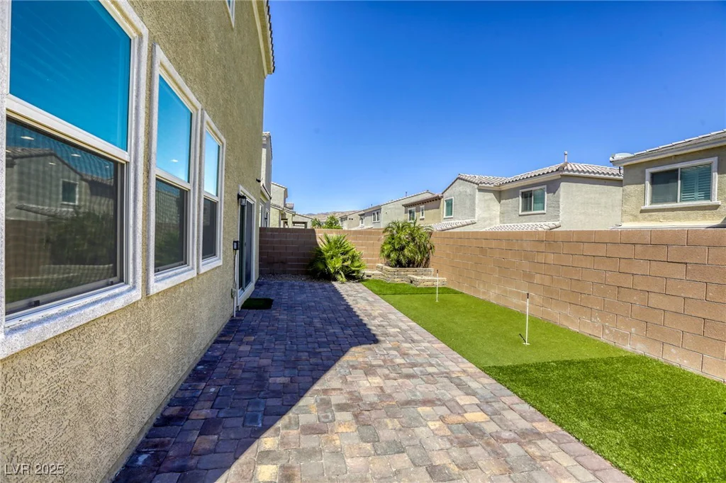 8922 Drew Valley, Las Vegas, NV 89148