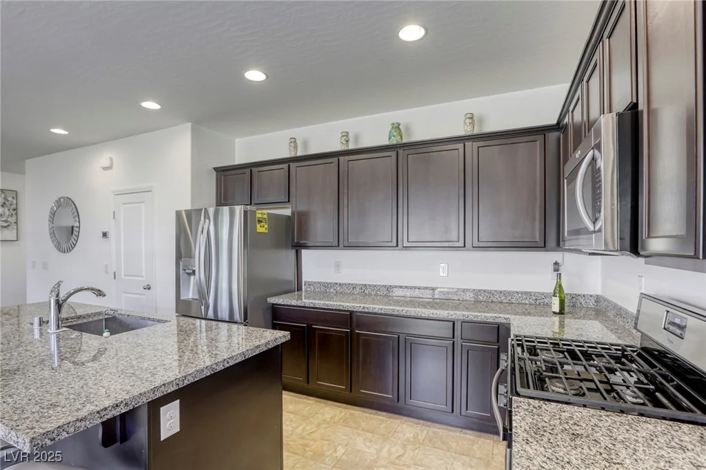 8922 Drew Valley, Las Vegas, NV 89148