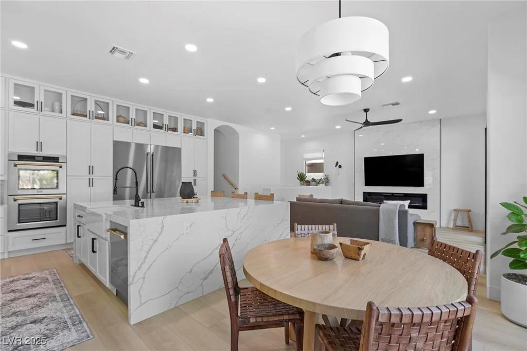 6 Perry Park, Henderson, NV 89052