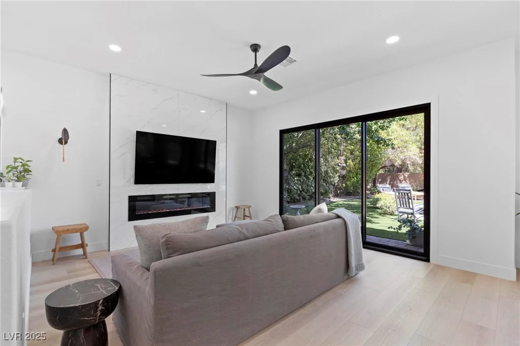 6 Perry Park, Henderson, NV 89052