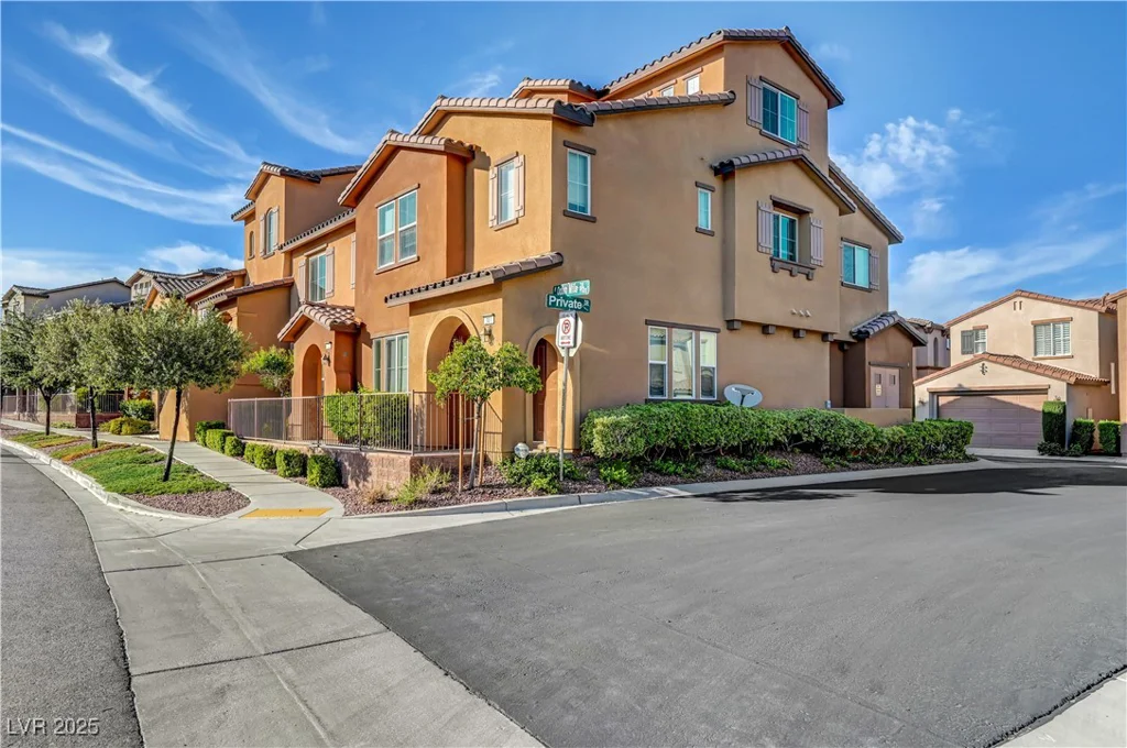 11420 Ogden Mills, Las Vegas, NV 89135