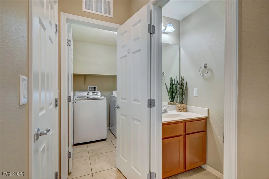 11420 Ogden Mills, Las Vegas, NV 89135