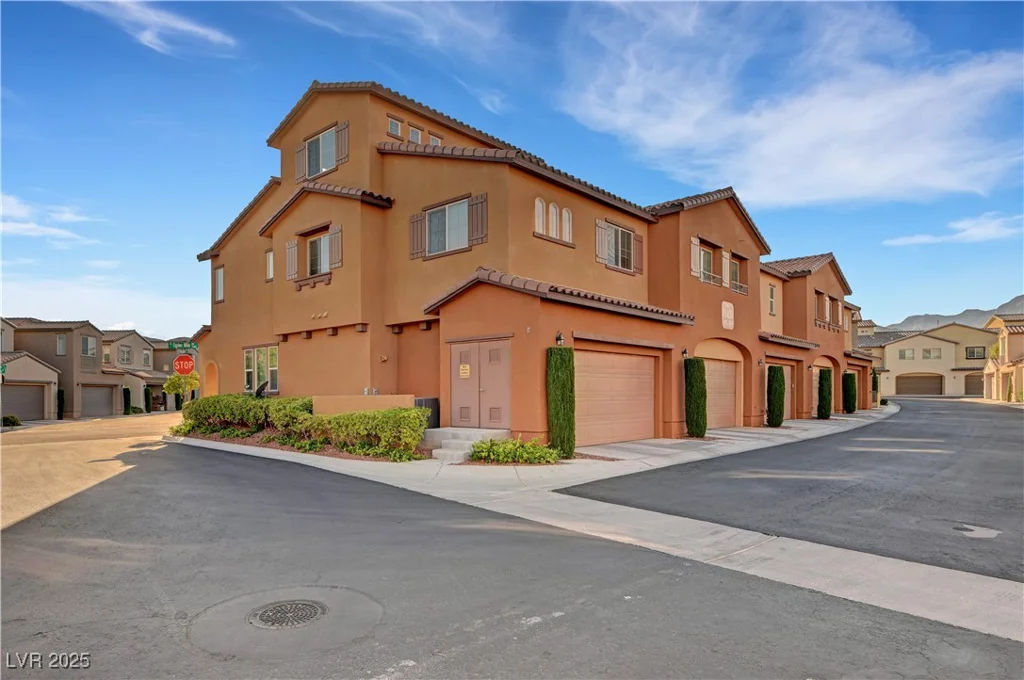 11420 Ogden Mills, Las Vegas, NV 89135