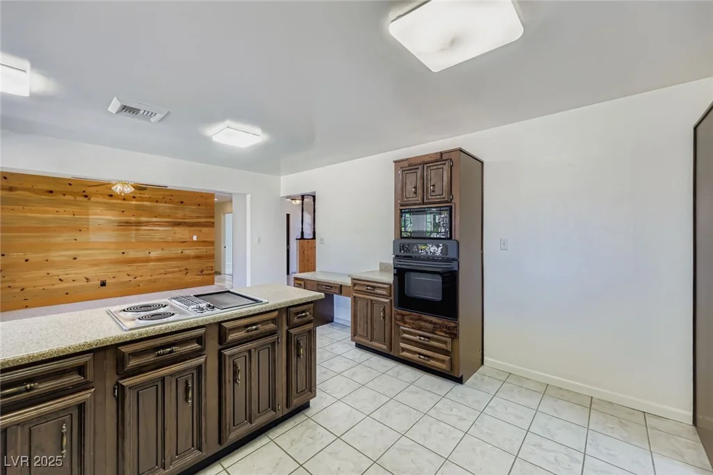 3370 Bronco, Las Vegas, NV 89108