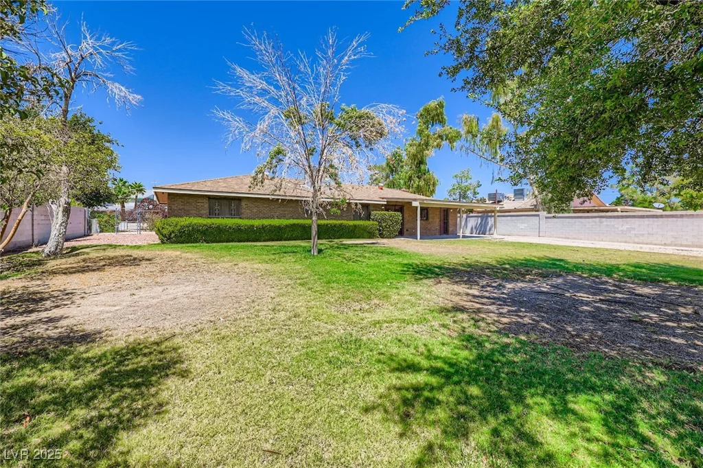3370 Bronco, Las Vegas, NV 89108