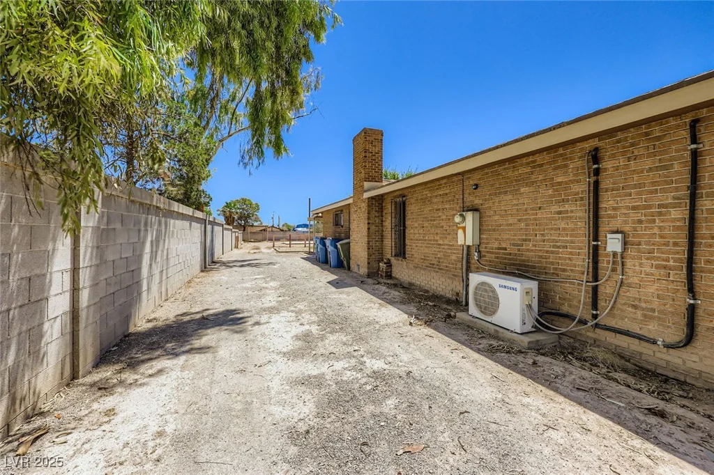 3370 Bronco, Las Vegas, NV 89108