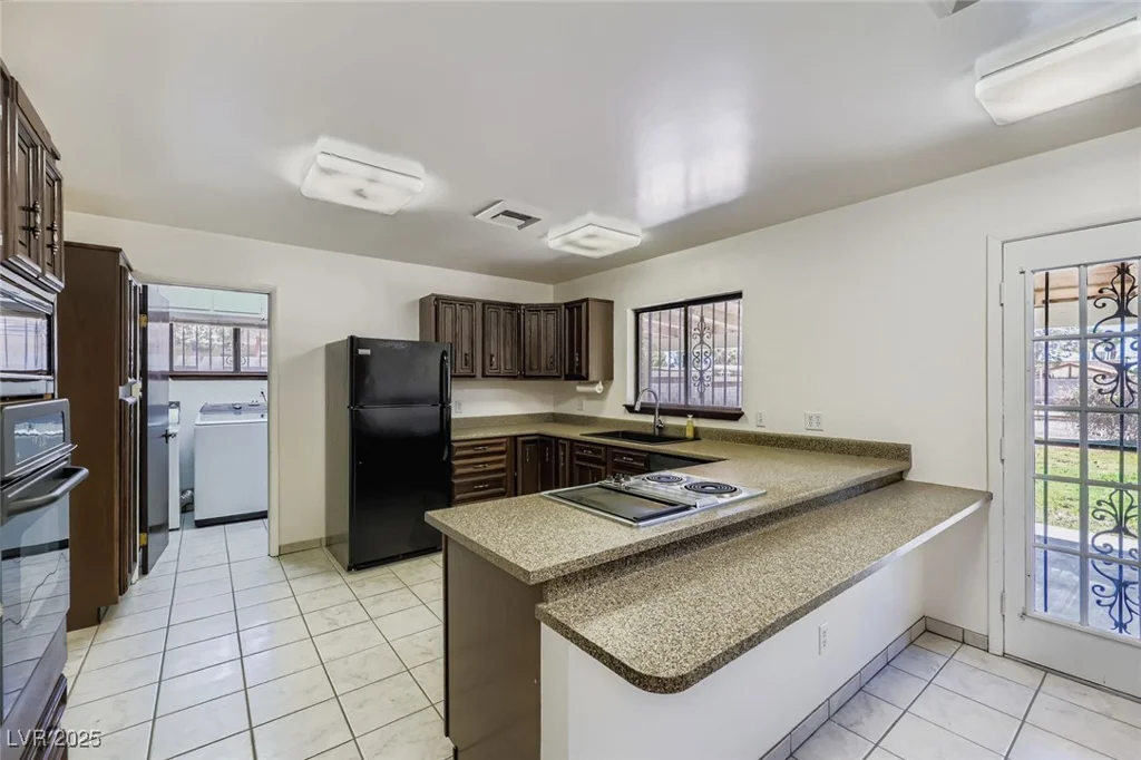 3370 Bronco, Las Vegas, NV 89108