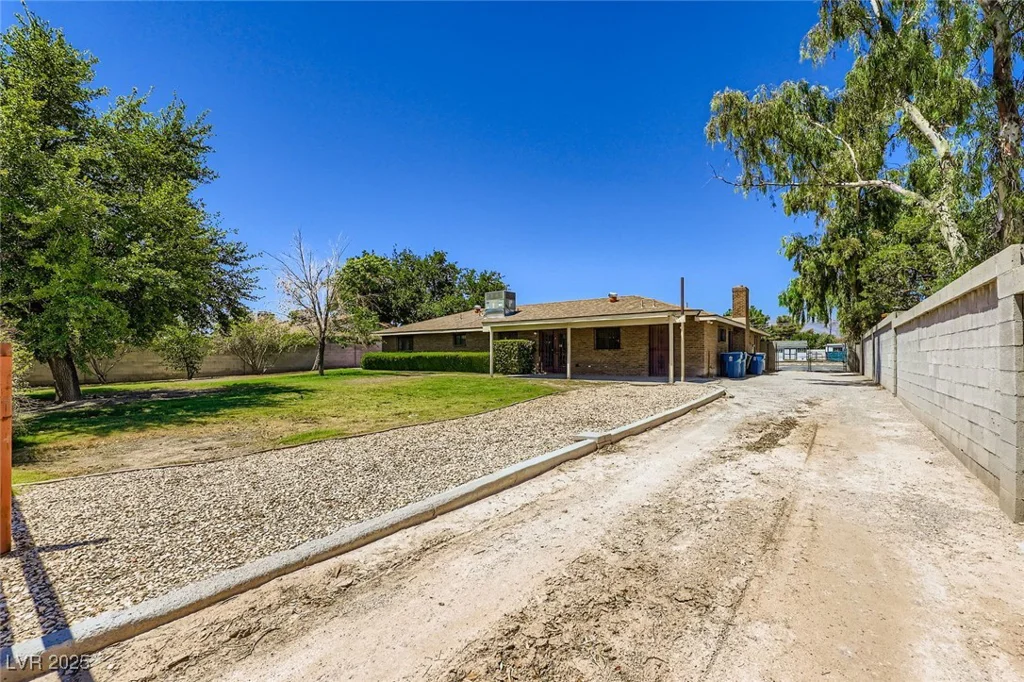3370 Bronco, Las Vegas, NV 89108