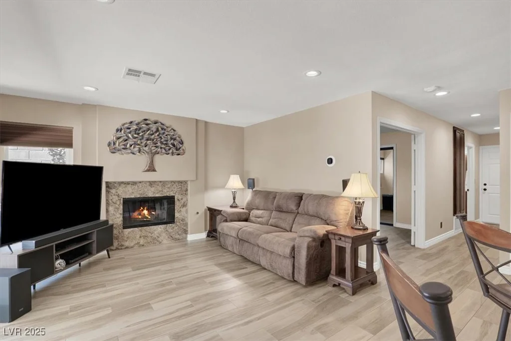 8313 Harbour Shores, Las Vegas, NV 89128