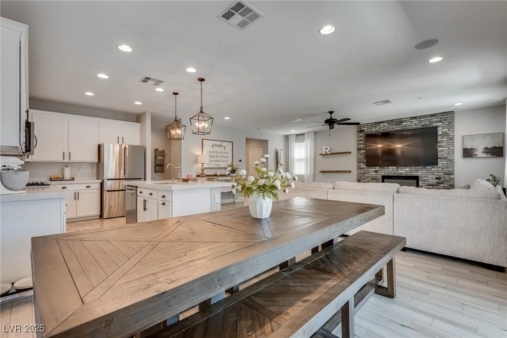 9925 Topaz Peak, Las Vegas, NV 89178