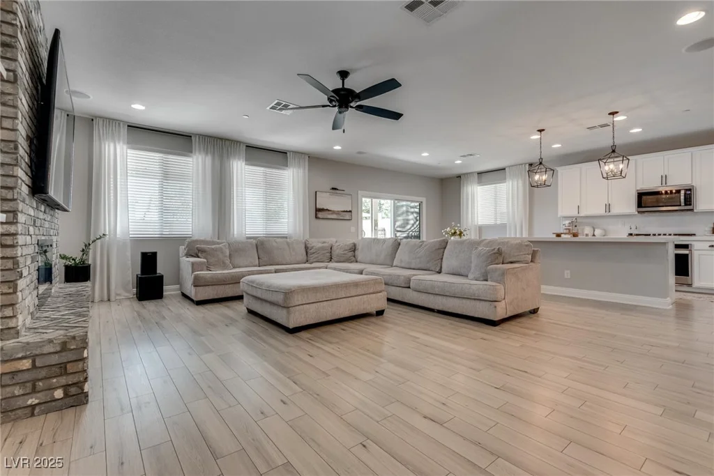 9925 Topaz Peak, Las Vegas, NV 89178