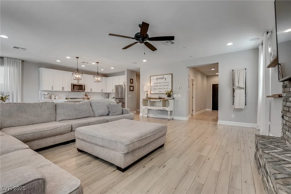 9925 Topaz Peak, Las Vegas, NV 89178