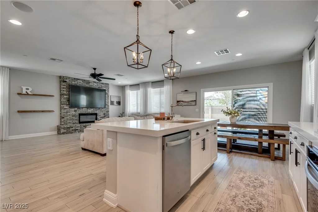 9925 Topaz Peak, Las Vegas, NV 89178