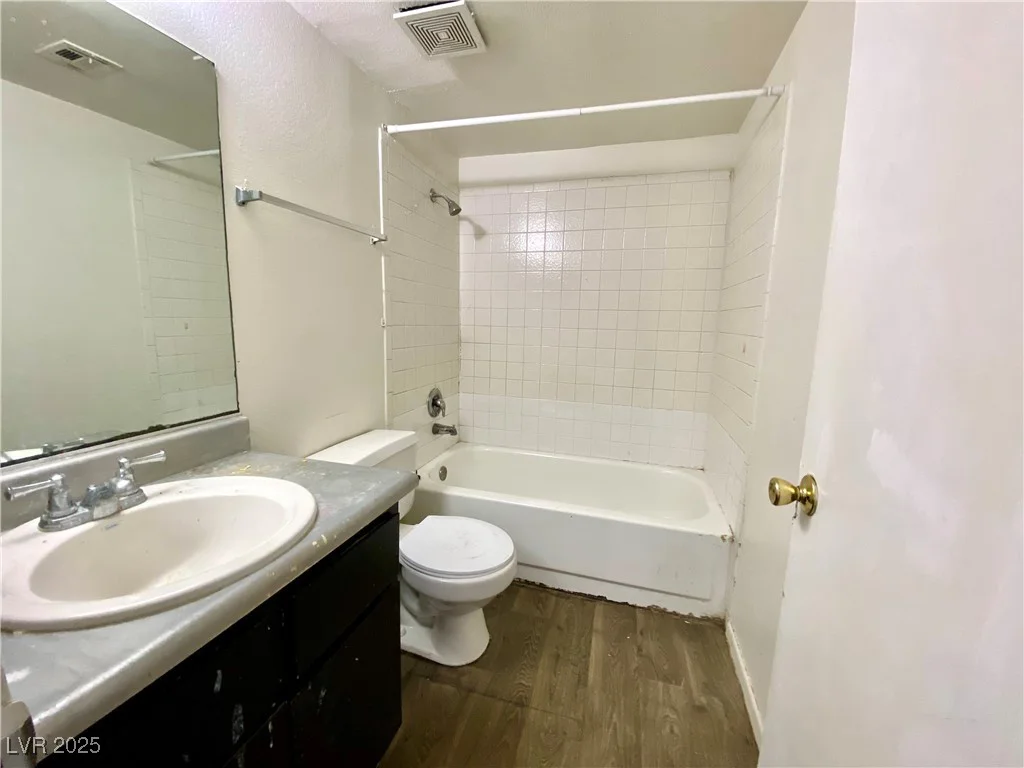 1912 Nebula, Las Vegas, NV 89115