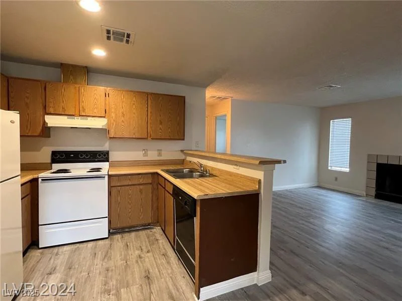 1912 Nebula, Las Vegas, NV 89115