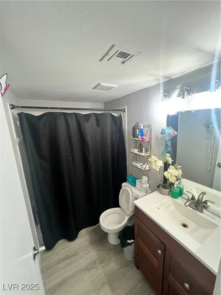 1912 Nebula, Las Vegas, NV 89115