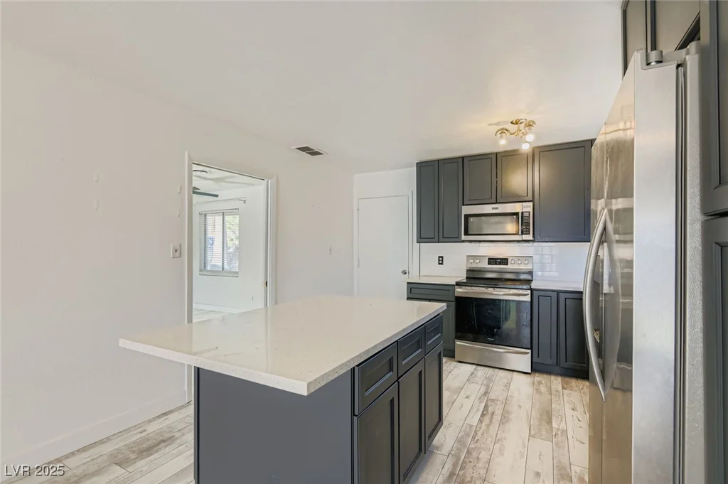 4364 Annie Oakley, Las Vegas, NV 89121