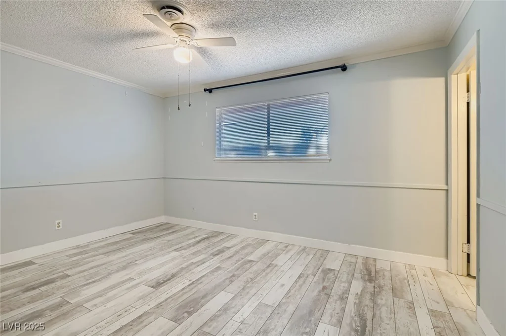 4364 Annie Oakley, Las Vegas, NV 89121