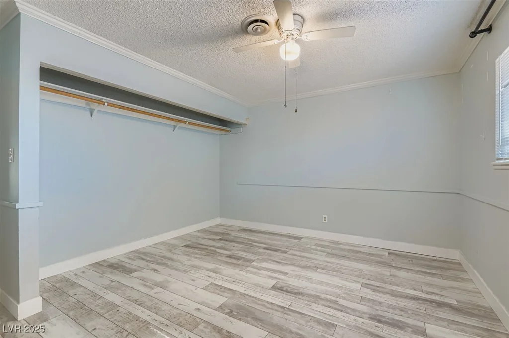 4364 Annie Oakley, Las Vegas, NV 89121