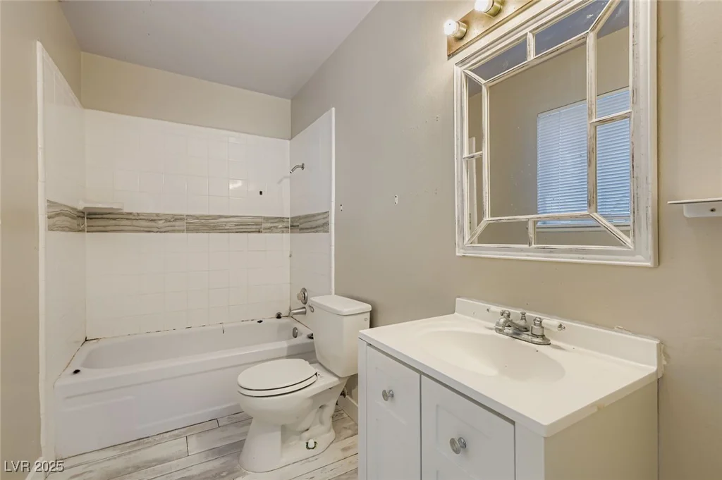 4364 Annie Oakley, Las Vegas, NV 89121
