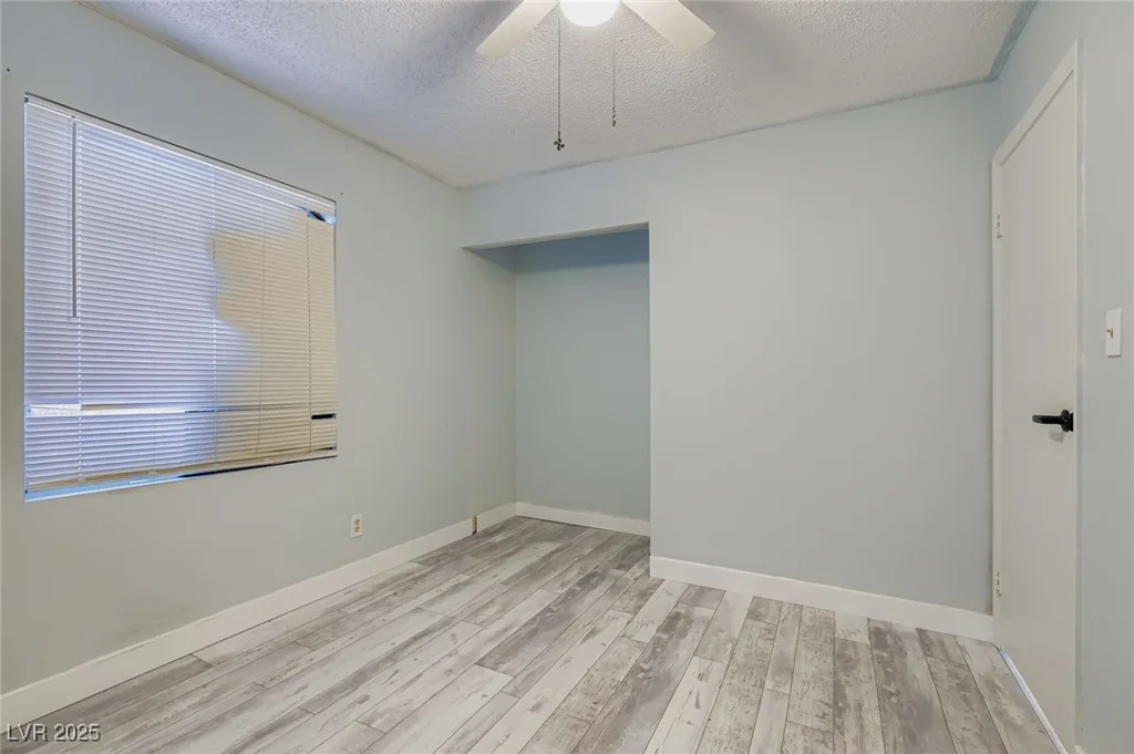 4364 Annie Oakley, Las Vegas, NV 89121