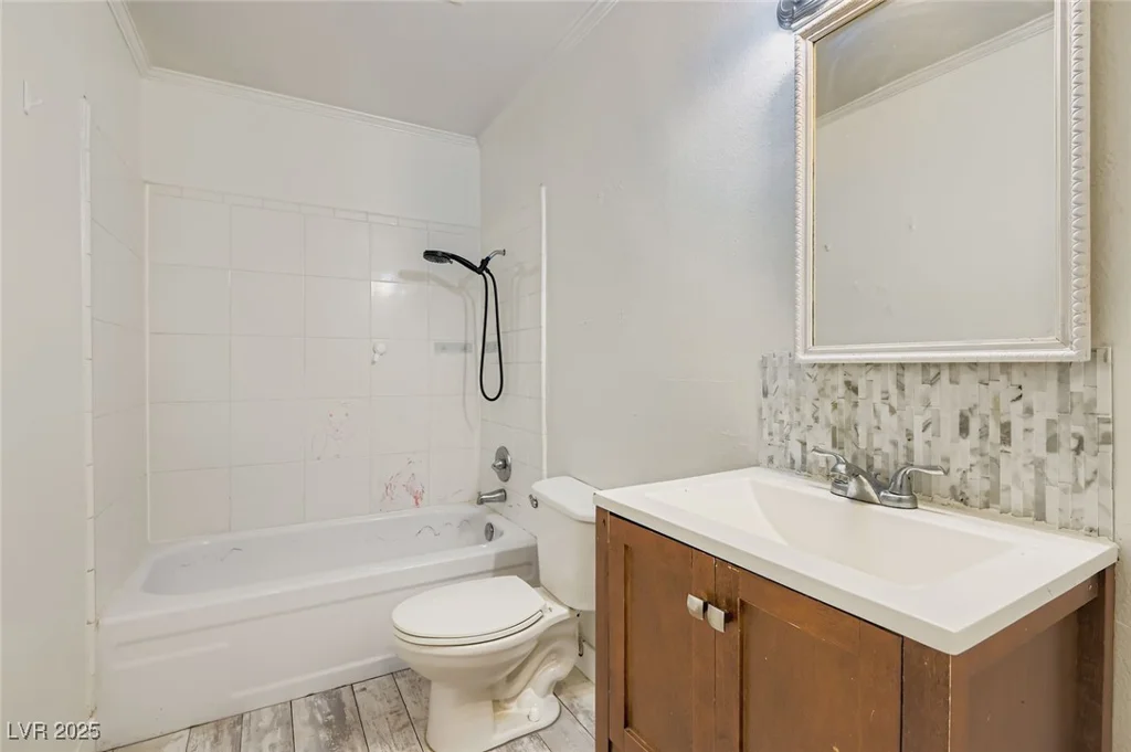 4364 Annie Oakley, Las Vegas, NV 89121
