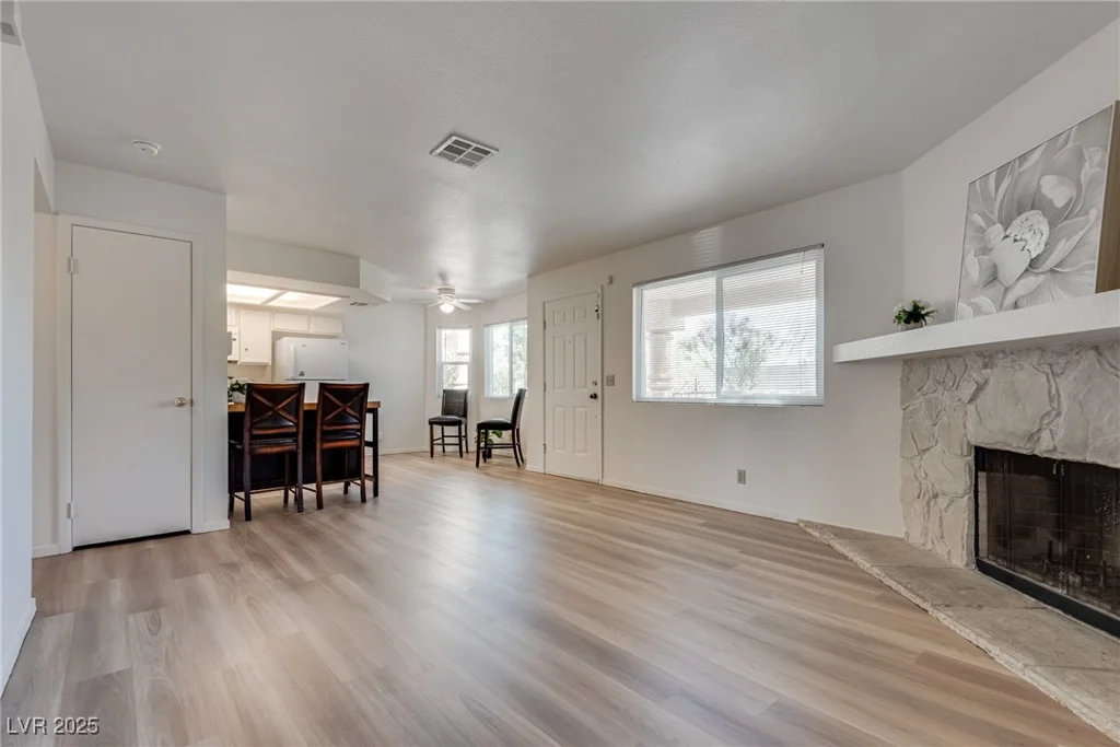 904 Rockview, Las Vegas, NV 89128