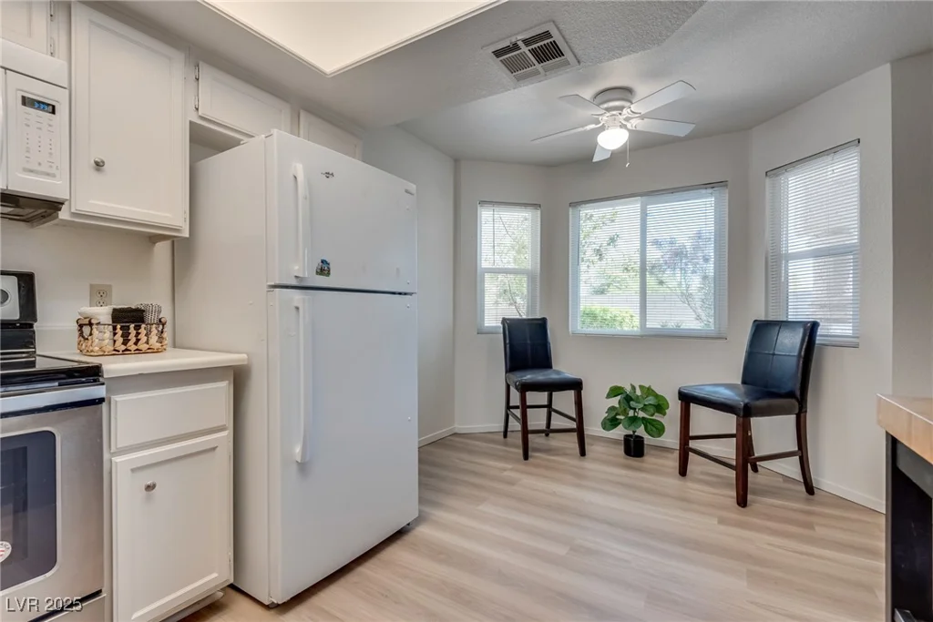 904 Rockview, Las Vegas, NV 89128
