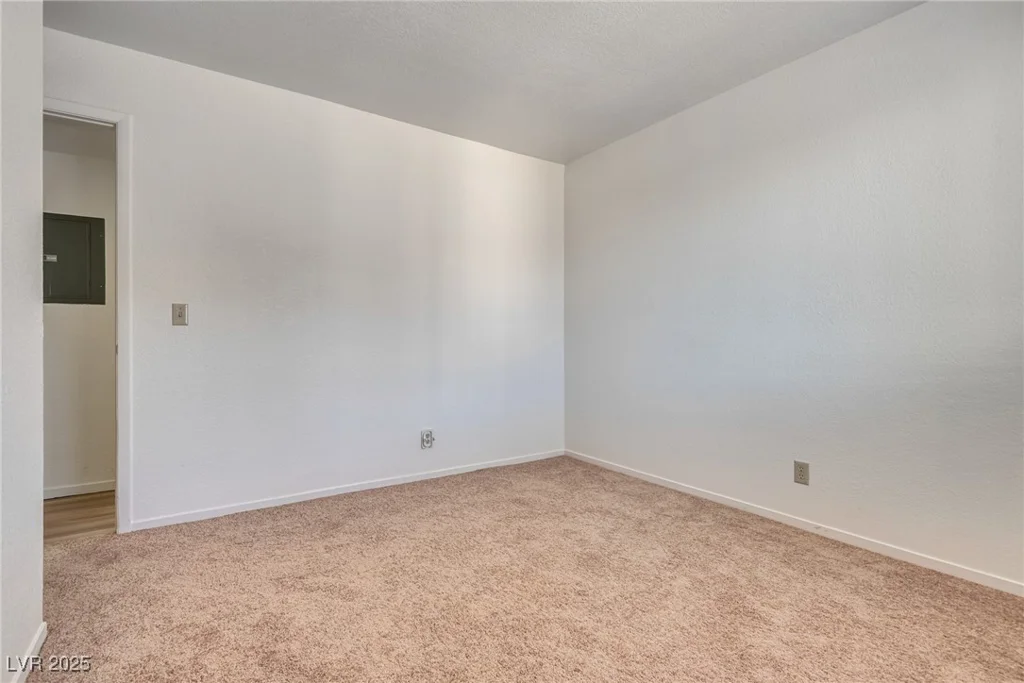904 Rockview, Las Vegas, NV 89128