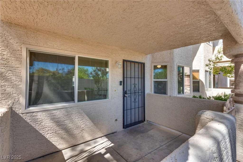 904 Rockview, Las Vegas, NV 89128