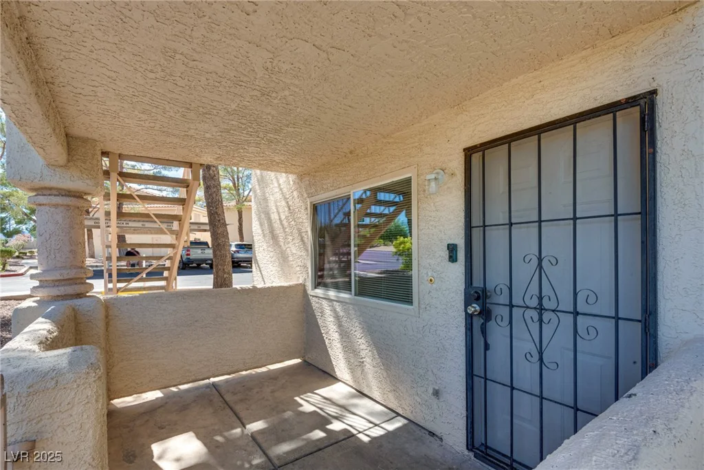 904 Rockview, Las Vegas, NV 89128