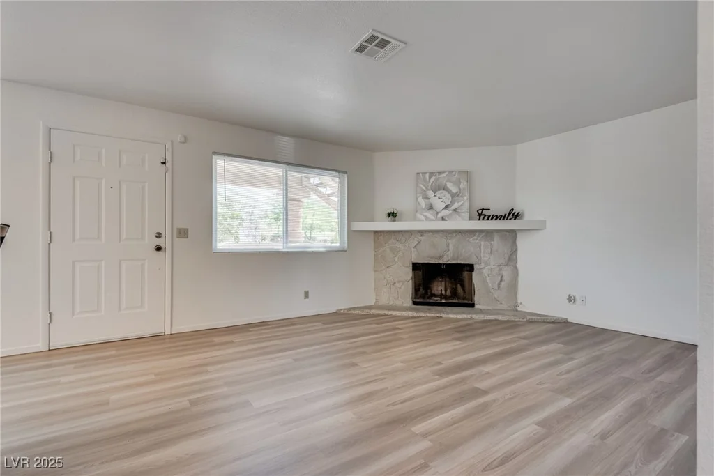904 Rockview, Las Vegas, NV 89128
