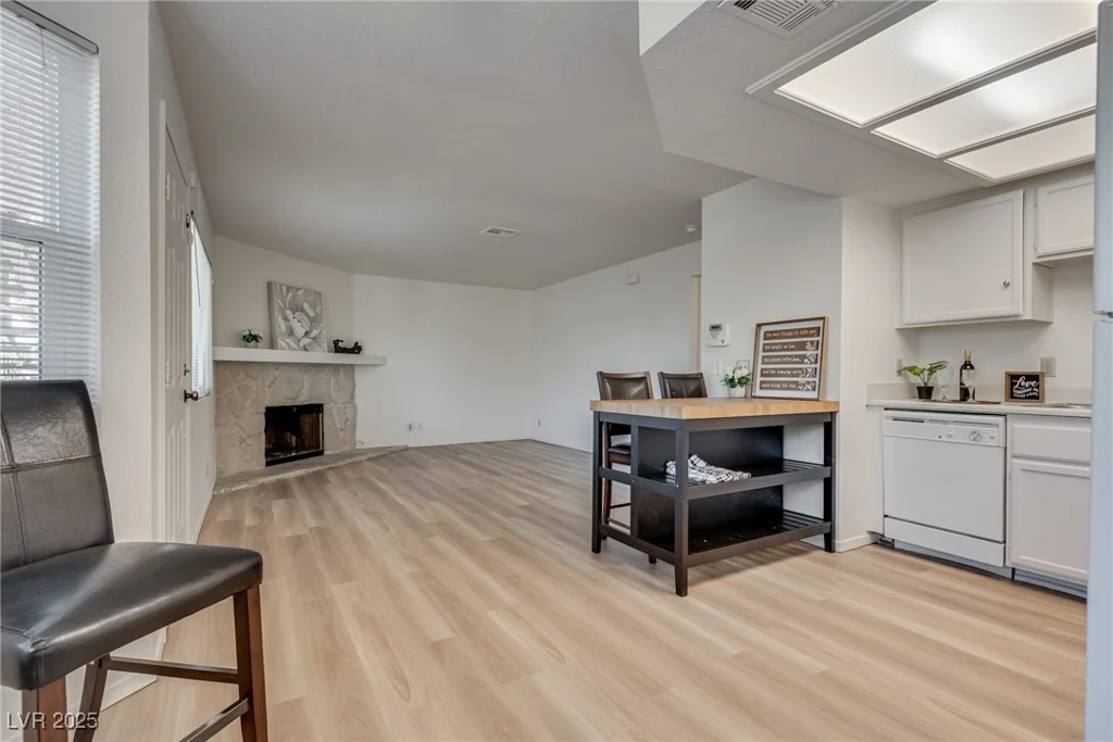 904 Rockview, Las Vegas, NV 89128