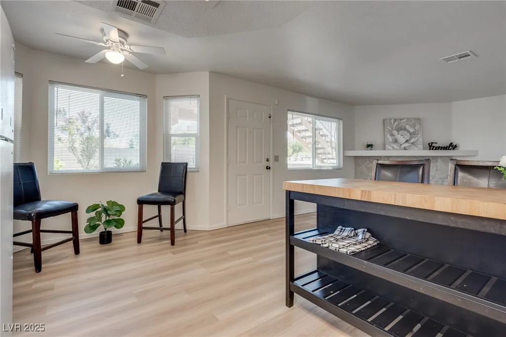 904 Rockview, Las Vegas, NV 89128