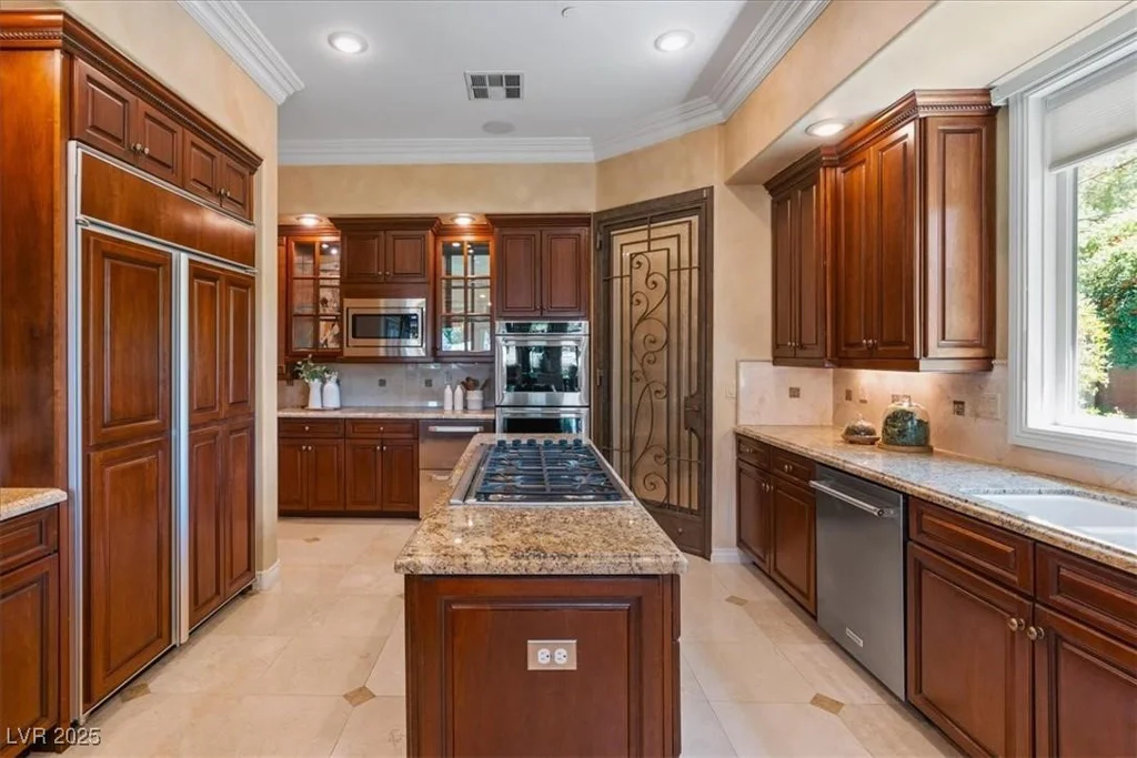 1 Via Mira Monte, Henderson, NV 89011
