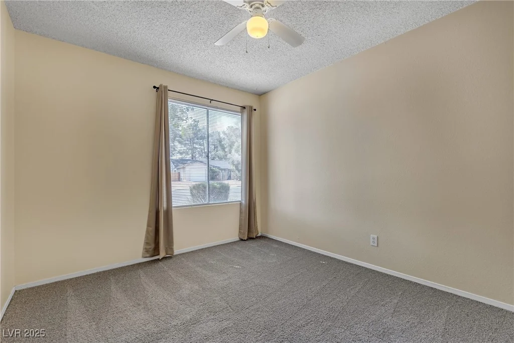 1544 Hialeah, Las Vegas, NV 89119