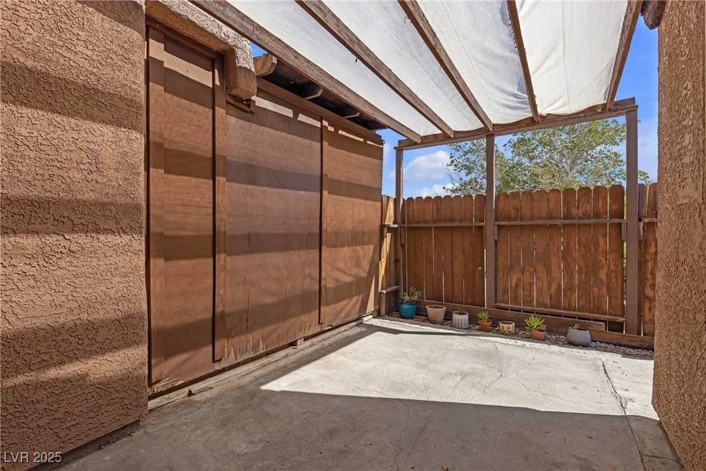 1544 Hialeah, Las Vegas, NV 89119
